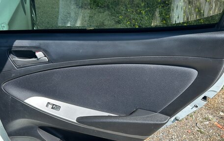 Hyundai Solaris II рестайлинг, 2015 год, 600 000 рублей, 13 фотография