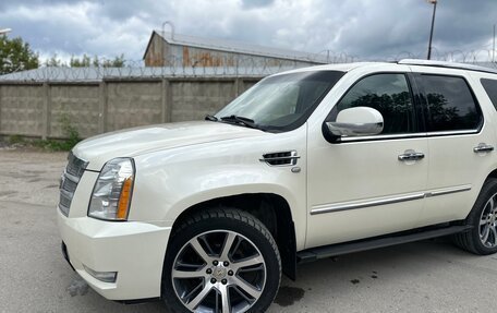 Cadillac Escalade III, 2012 год, 2 100 000 рублей, 2 фотография