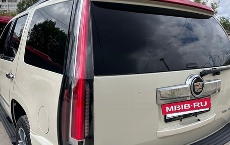 Cadillac Escalade III, 2012 год, 2 100 000 рублей, 12 фотография