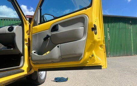 Renault Kangoo II рестайлинг, 2001 год, 450 000 рублей, 13 фотография