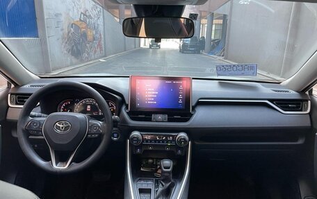 Toyota RAV4, 2022 год, 2 630 000 рублей, 7 фотография