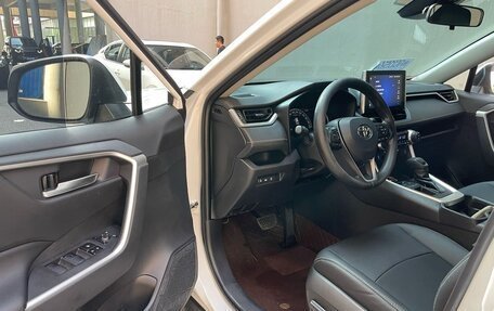 Toyota RAV4, 2022 год, 2 630 000 рублей, 16 фотография
