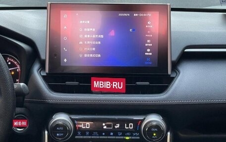 Toyota RAV4, 2022 год, 2 630 000 рублей, 9 фотография
