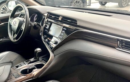Toyota Camry, 2018 год, 2 700 000 рублей, 17 фотография