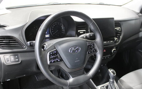 Hyundai Solaris II рестайлинг, 2021 год, 1 400 000 рублей, 5 фотография
