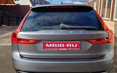 Volvo V90 Cross Country I рестайлинг, 2018 год, 3 200 000 рублей, 8 фотография