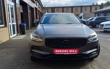 Volvo V90 Cross Country I рестайлинг, 2018 год, 3 200 000 рублей, 7 фотография