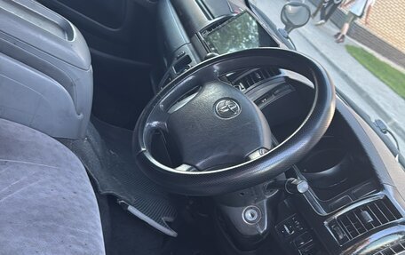 Toyota HiAce H200, 2005 год, 1 900 000 рублей, 4 фотография