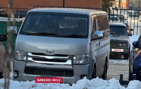 Toyota HiAce H200, 2005 год, 1 900 000 рублей, 2 фотография