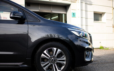KIA Carnival III, 2018 год, 2 650 000 рублей, 3 фотография