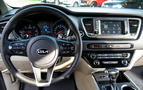 KIA Carnival III, 2018 год, 2 650 000 рублей, 6 фотография