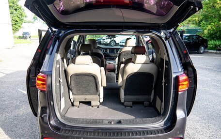 KIA Carnival III, 2018 год, 2 650 000 рублей, 12 фотография