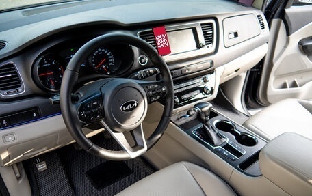 KIA Carnival III, 2018 год, 2 650 000 рублей, 10 фотография