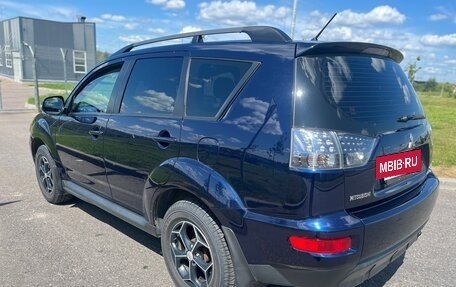 Mitsubishi Outlander III рестайлинг 3, 2011 год, 1 400 000 рублей, 5 фотография