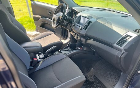 Mitsubishi Outlander III рестайлинг 3, 2011 год, 1 400 000 рублей, 7 фотография