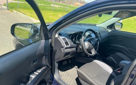 Mitsubishi Outlander III рестайлинг 3, 2011 год, 1 400 000 рублей, 8 фотография