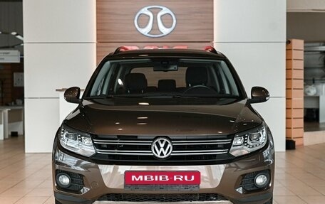 Volkswagen Tiguan I, 2015 год, 1 345 000 рублей, 2 фотография