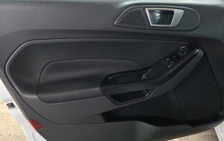 Ford Fiesta, 2015 год, 849 000 рублей, 17 фотография