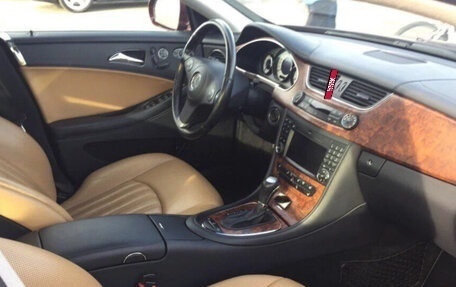 Mercedes-Benz CLS, 2010 год, 1 900 000 рублей, 15 фотография