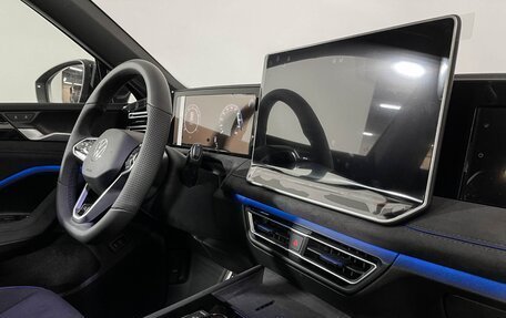 Volkswagen Tiguan, 2024 год, 5 800 000 рублей, 13 фотография