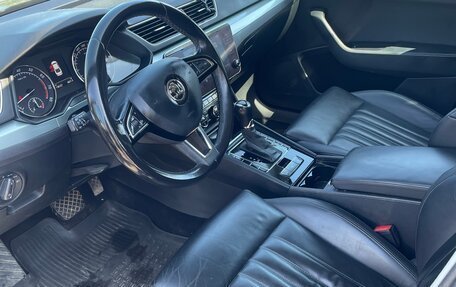 Skoda Superb III рестайлинг, 2018 год, 1 890 000 рублей, 6 фотография