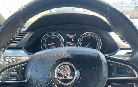 Skoda Superb III рестайлинг, 2018 год, 1 890 000 рублей, 13 фотография