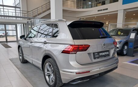 Volkswagen Tiguan II, 2019 год, 2 722 000 рублей, 7 фотография