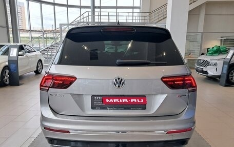 Volkswagen Tiguan II, 2019 год, 2 722 000 рублей, 6 фотография