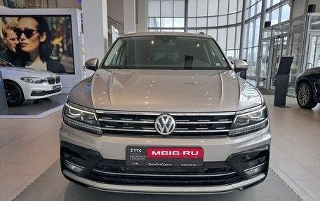 Volkswagen Tiguan II, 2019 год, 2 722 000 рублей, 2 фотография