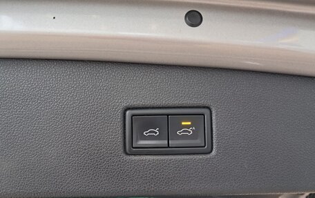 Volkswagen Tiguan II, 2019 год, 2 722 000 рублей, 19 фотография