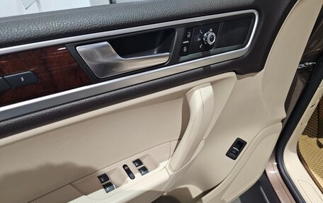 Volkswagen Touareg III, 2012 год, 1 939 000 рублей, 17 фотография
