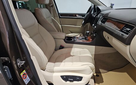 Volkswagen Touareg III, 2012 год, 1 939 000 рублей, 21 фотография