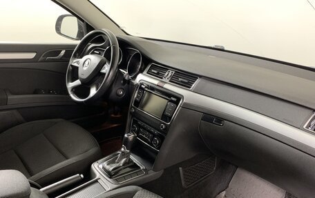 Skoda Superb III рестайлинг, 2014 год, 828 000 рублей, 13 фотография