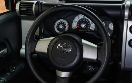 Toyota FJ Cruiser, 2007 год, 2 149 000 рублей, 13 фотография