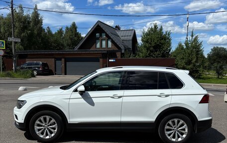Volkswagen Tiguan II, 2018 год, 2 450 000 рублей, 3 фотография