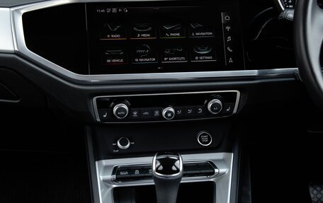Audi Q3, 2020 год, 2 400 000 рублей, 29 фотография