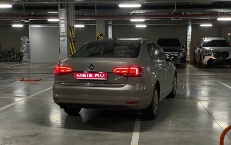Volkswagen Jetta VI, 2017 год, 1 600 000 рублей, 2 фотография