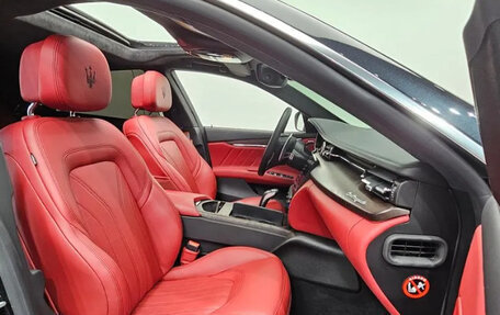 Maserati Quattroporte VI, 2023 год, 8 380 000 рублей, 10 фотография