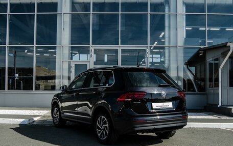 Volkswagen Tiguan II, 2019 год, 2 450 000 рублей, 6 фотография