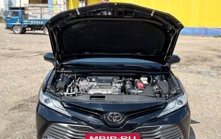 Toyota Camry, 2018 год, 2 850 000 рублей, 2 фотография