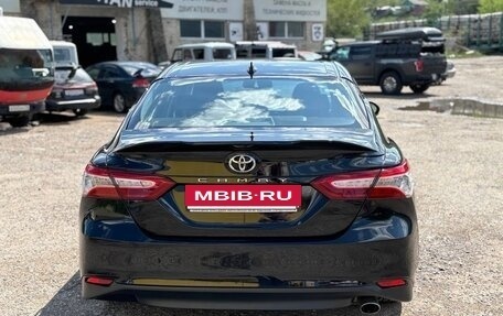 Toyota Camry, 2018 год, 2 850 000 рублей, 3 фотография