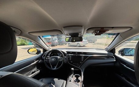 Toyota Camry, 2018 год, 2 850 000 рублей, 9 фотография