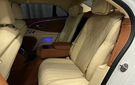 Bentley Flying Spur, 2021 год, 25 000 000 рублей, 15 фотография