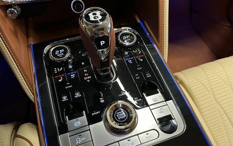 Bentley Flying Spur, 2021 год, 25 000 000 рублей, 23 фотография