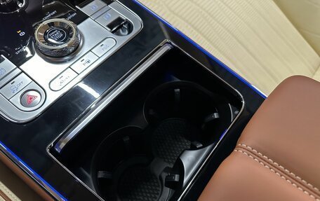 Bentley Flying Spur, 2021 год, 25 000 000 рублей, 34 фотография