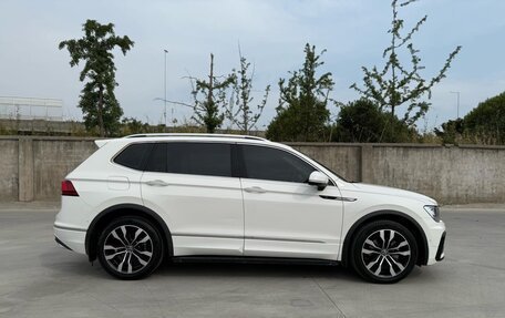 Volkswagen Tiguan II, 2021 год, 2 577 000 рублей, 3 фотография