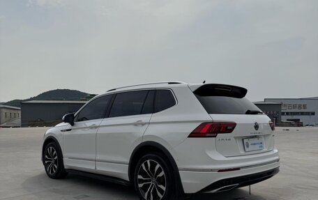 Volkswagen Tiguan II, 2021 год, 2 577 000 рублей, 6 фотография