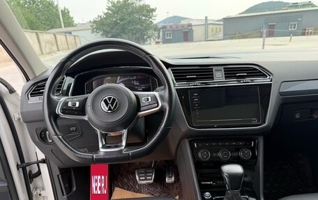 Volkswagen Tiguan II, 2021 год, 2 577 000 рублей, 8 фотография