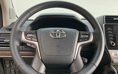 Toyota Land Cruiser Prado 150 рестайлинг 2, 2021 год, 7 500 000 рублей, 10 фотография