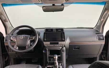 Toyota Land Cruiser Prado 150 рестайлинг 2, 2021 год, 7 500 000 рублей, 9 фотография